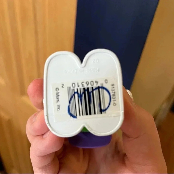 M&M's Green and Blue Candy Plastic Holiday Easter Holder Figures Lot of 2 - Picture 5 of 8